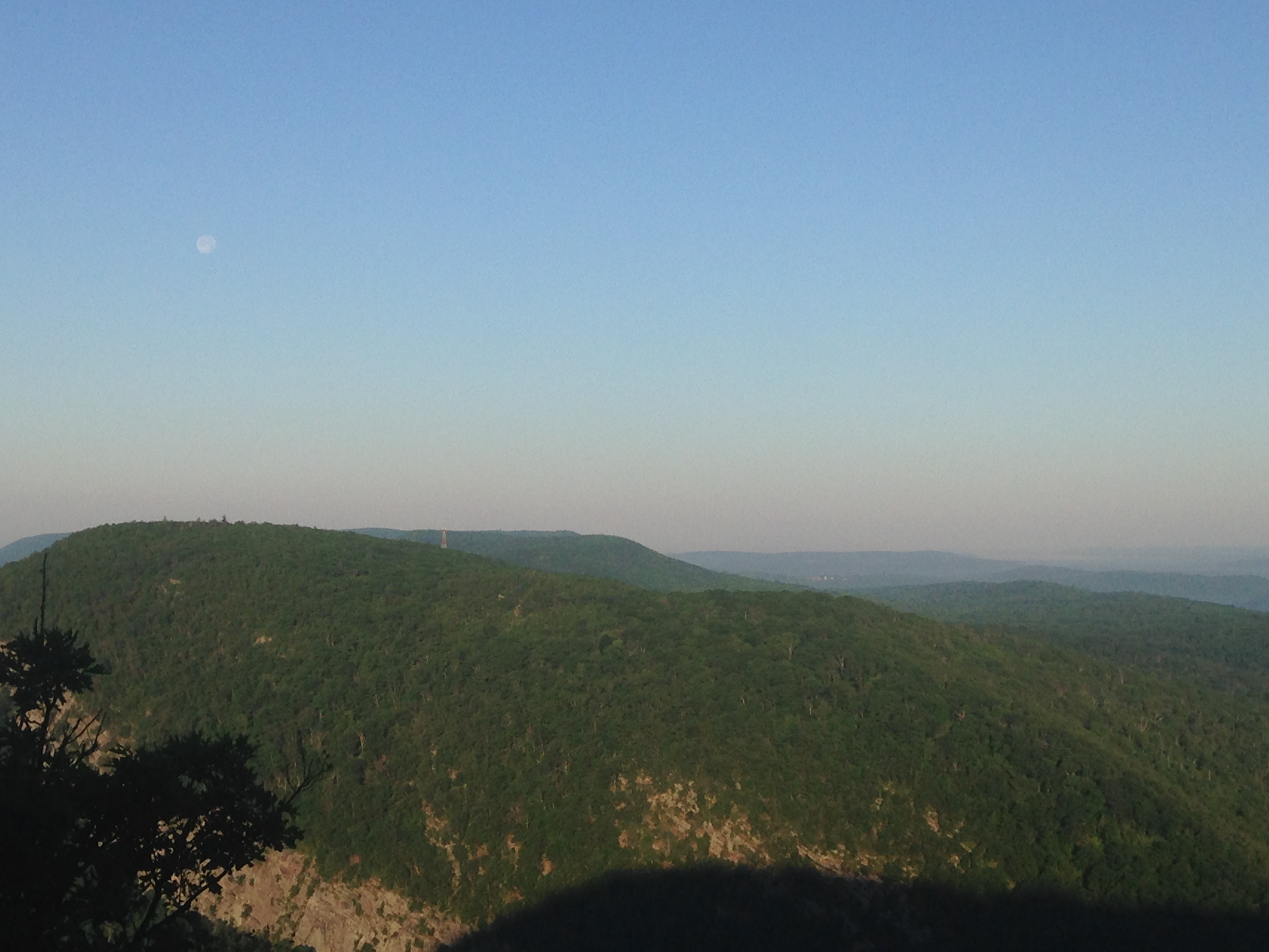 Moon and Belt of Venus over Mt. Minsi in the early morning